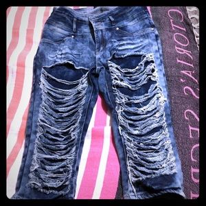 Distressed denim capris